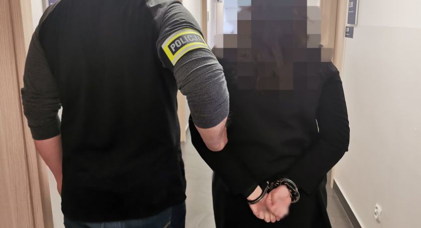 Cegłą w wiatę przystankową przy ul. Sikorskiego. Zatrzymana to 22-latka!