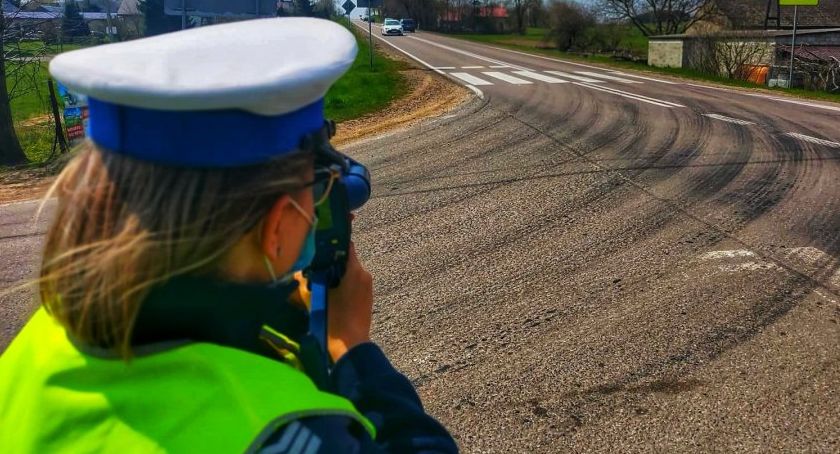 Za szybko w obszarze zabudowanym. Jeden z kierowców przekroczył prędkość o 97 km/h