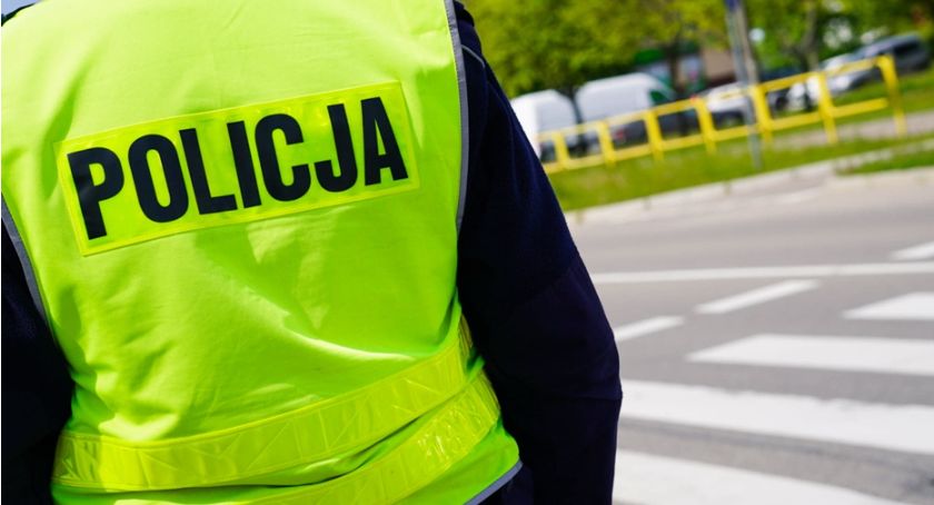 Przekroczył prędkość, spożywał alkohol, podawał się za brata i jechał bez uprawnień. 33-latek zatrzymany przez policję!