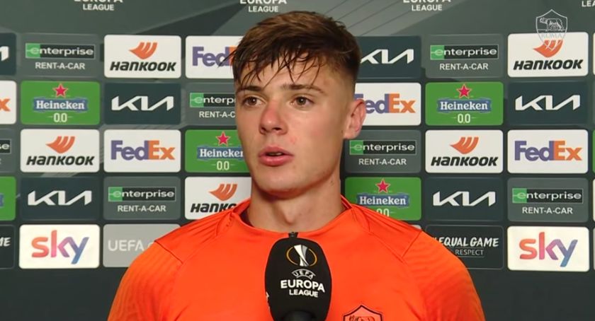 Zadebiutował w AS Roma i przyczynił się do zwycięstwa z Manchesterem United. Jego rodzice pochodzą z Łomży!