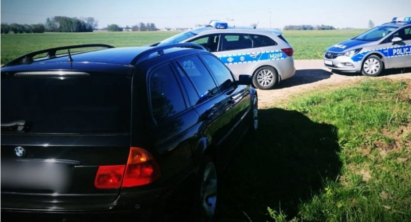 Porzucił BMW i uciekł do lasu! Policjanci ujawniają szczegóły pościgu