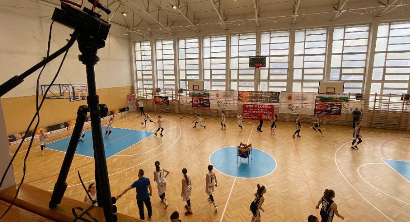 [LIVE] Ćwierćfinał Mistrzostw Polski w Koszykówce Dziewcząt. UKS Piątka Ostrów Wielkopolski – UKS Piłsudczyk PG 1 Brzeg