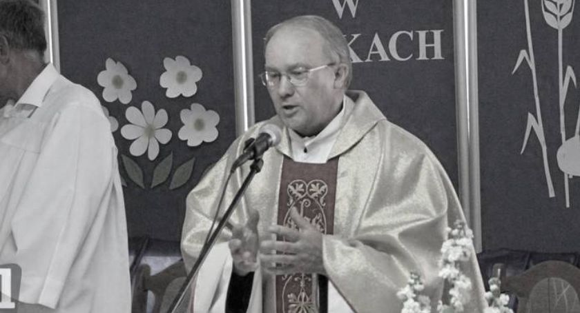 Zmarł ksiądz Kazimierz Kłosek, były proboszcz parafii Wizna