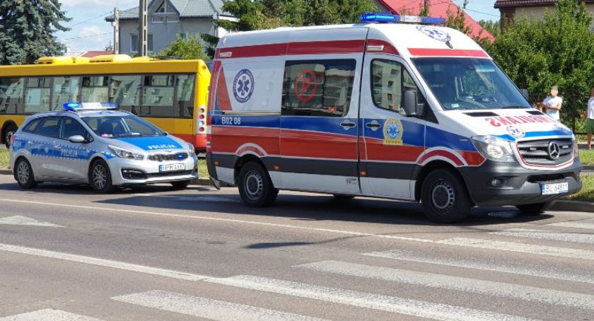 Senior w kia potrącił 15-latkę. Nastolatka w szpitalu!
