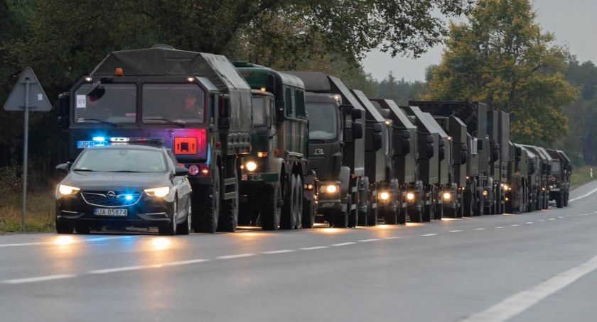 Wzmożony ruch pojazdów wojskowych na drogach