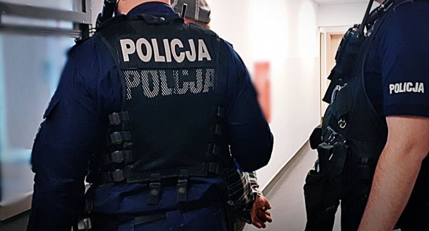 Siedem osób poszukiwanych wpadło w ręce łomżyńskich policjantów
