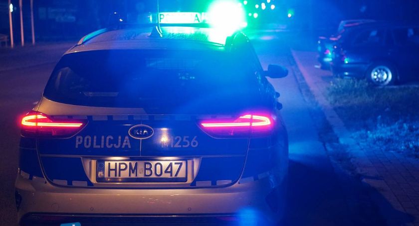 Mieszkaniec Łomży zabrał koledze samochód i wjechał nim do rowu. Był pijany!