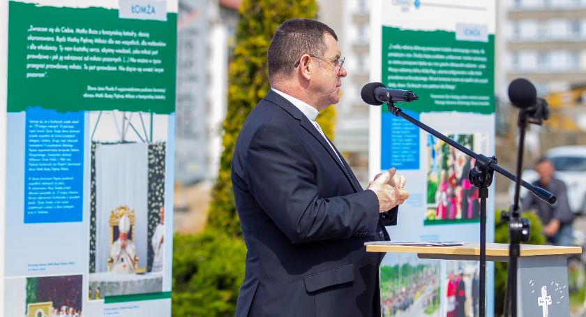 Łomża: Wystawa IPN w 30. rocznicę wizyty papieża Jana Pawła II [FOTO]