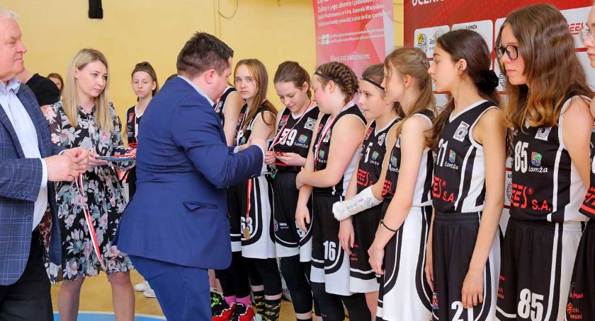 Koszykarki UKS 4 Łomża z brązowym medalem w Półfinale Młodzieżowych Mistrzostw Polski!