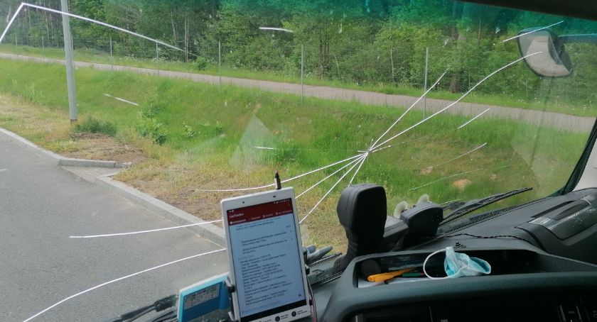 To jeździ po naszych drogach! Niebezpieczny stan litewskich ciężarówek [FOTO]