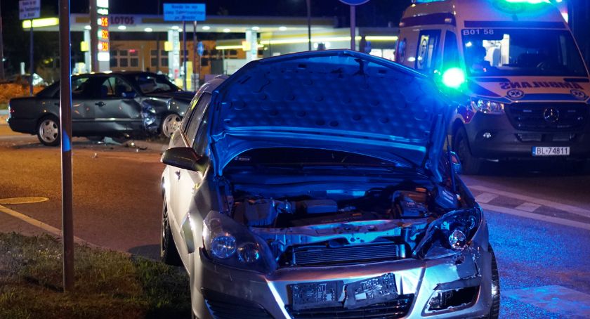 Wypadek na Spokojnej. Dwie osoby trafiły do szpitala [FOTO]
