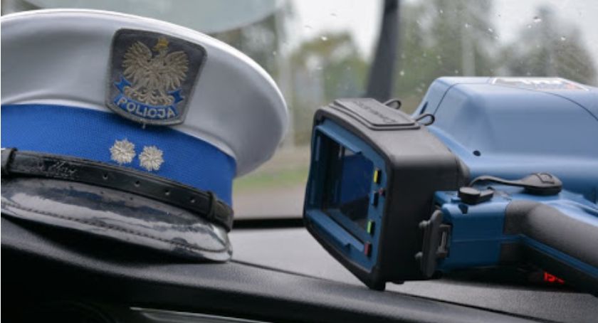 24-letni mieszkaniec Łomży stracił uprawnienia za zbyt szybką jazdę