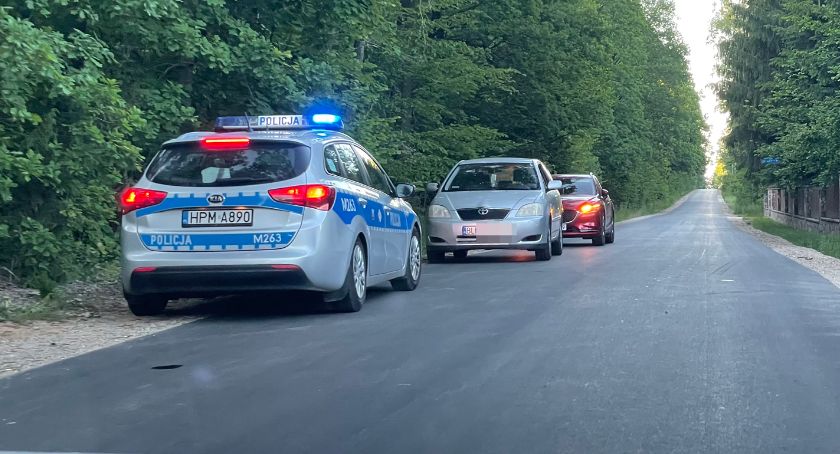 4-letnie dziecko wpadło pod samochód. Kierowca odjechał z miejsca zdarzenia!
