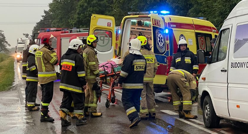 Wypadek za Konarzycami. Jedna osoba w szpitalu [FOTO]