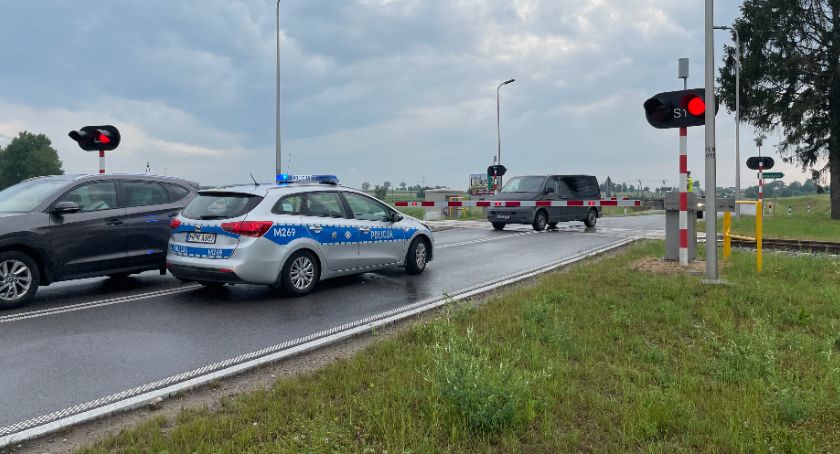 Konarzyce: Awaria rogatek na przejeździe kolejowym [FOTO]
