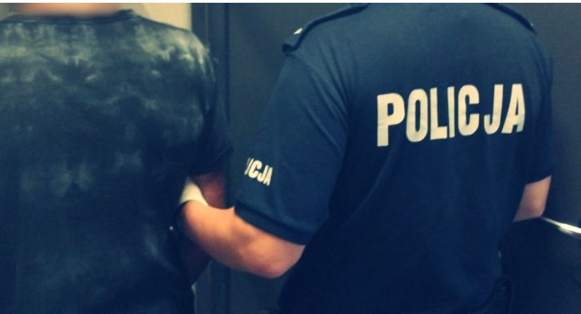 Kierowca nie zamknął auta i stracił swoje rzeczy