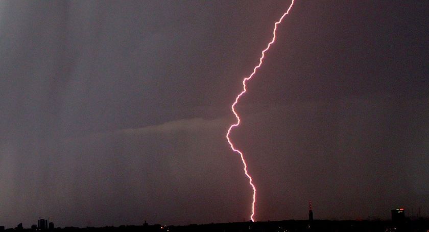 Synoptycy ostrzegają przed niebezpiecznym zjawiskiem. Wprowadzono alert II stopnia [AKTUALIZACJA]