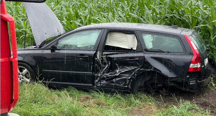 Utrudnienia po zderzeniu dwóch pojazdów na DK64 [FOTO]