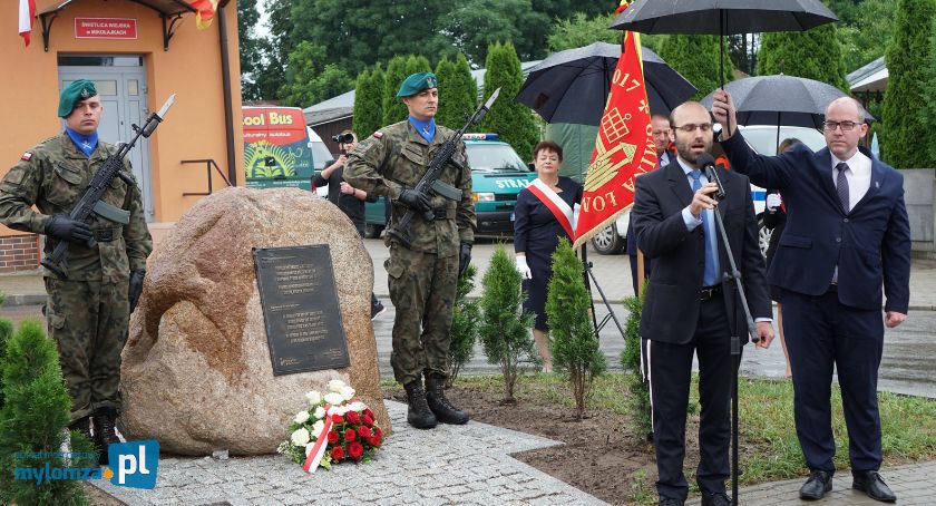 Antoni Kenigsman z Mikołajek upamiętniony. Za pomoc Żydom zapłacił najwyższą cenę [VIDEO i FOTO]