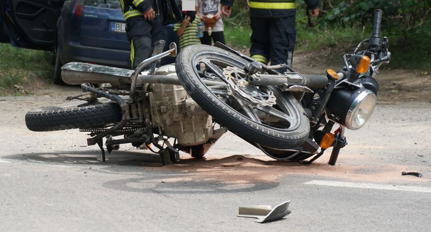 Wypadek w Morgownikach.  Młody motocyklista trafił do szpitala [FOTO]