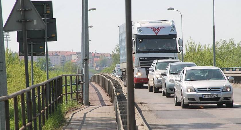 Pijany kierował ruchem w Piątnicy