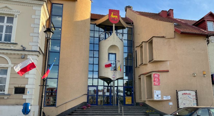 (Nad)zwyczajna sesja rady zaostrzy konflikt w samorządzie?