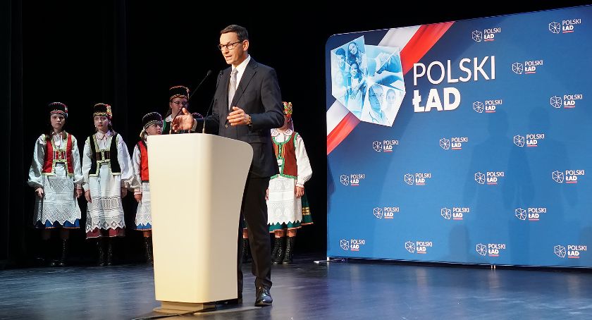 Jest dobrze, ale będzie jeszcze lepiej. Premier Morawiecki jeździ po województwie i promuje Polski Ład [FOTO i VIDEO]