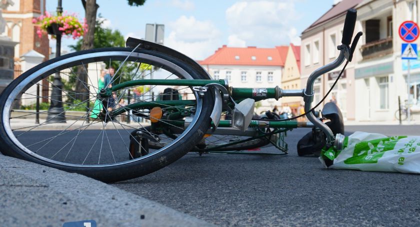 Łomża: Potrącenie rowerzysty [FOTO]