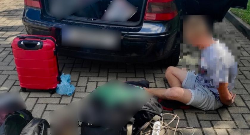 17-latek jechał na Mazury, wpadł na stacji paliw