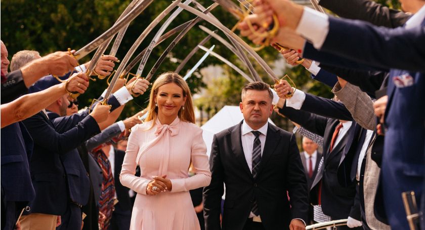 Medale, odznaki i szable oficerskie dla firmy INTER-TECH [FOTO]