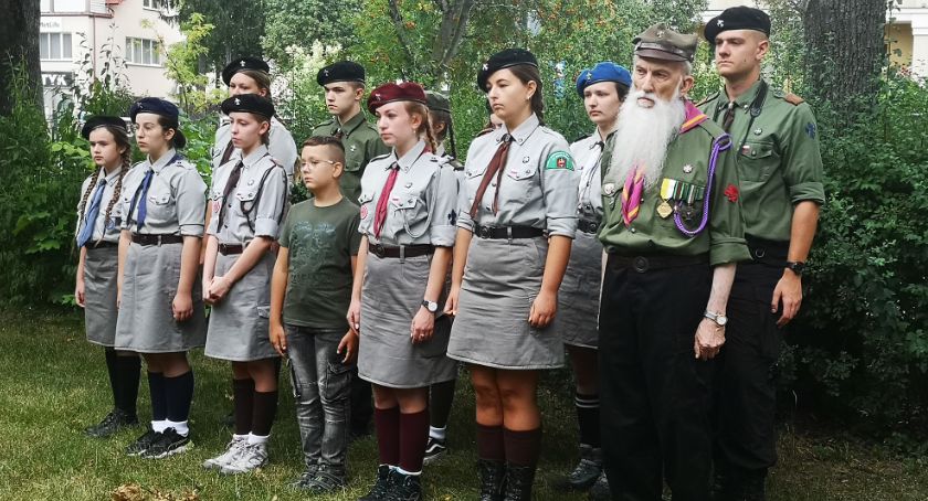 Łomżyńscy harcerze oddali cześć Powstańcom [FOTO]