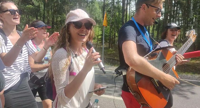 „Ale Jazz” Ta piosenka to nowy pielgrzymkowy hit? [VIDEO]