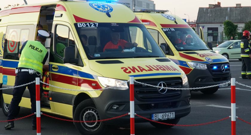 Wypadek na skrzyżowaniu. Dwie osoby w szpitalach! [FOTO]