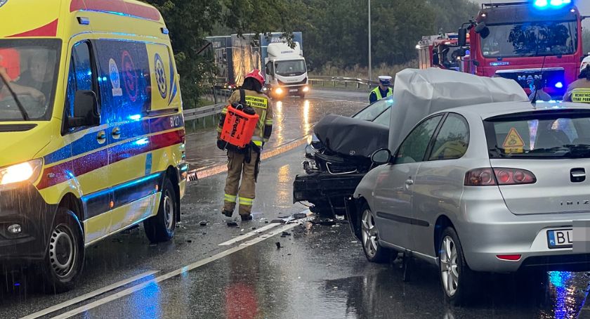 Wypadek przed mostem Hubala. Trzy osoby w szpitalu [FOTO][AKTUALIZACJA]