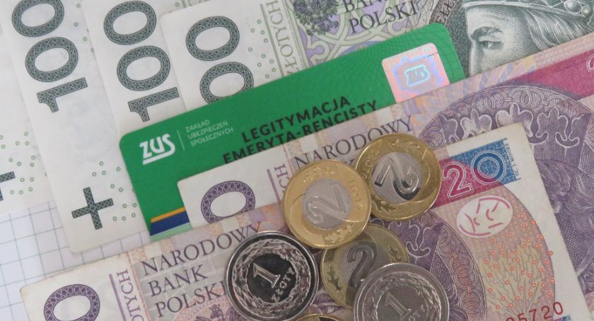 Od września wcześniejsi emeryci i renciści będą mogli dorobić nawet 230 zł mniej