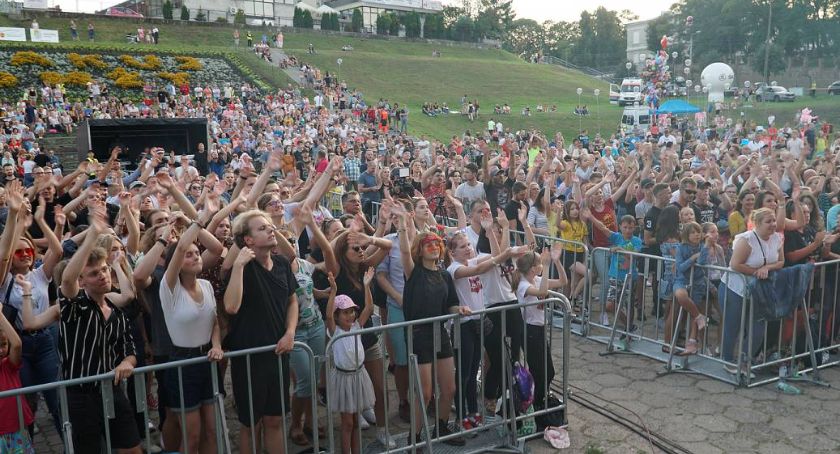 Gościniec Łomżyński i ograniczenia rządowe