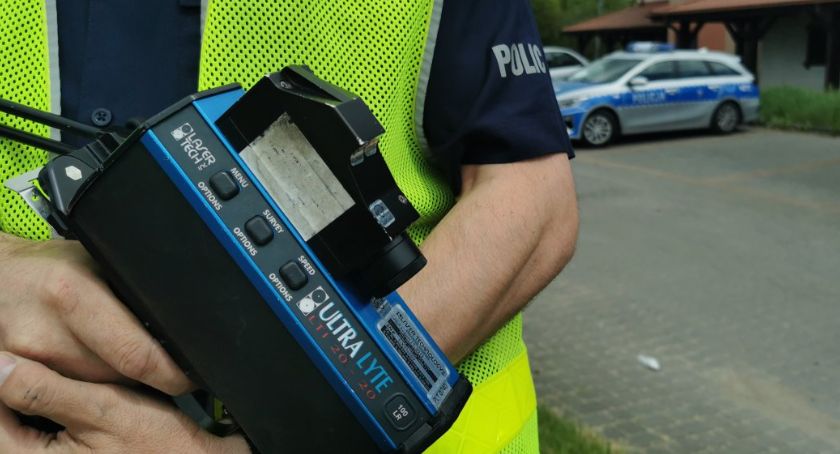 Stracili swoje uprawnienia za prędkość. Rekordzista pędził w terenie zabudowanym 133 km/h!