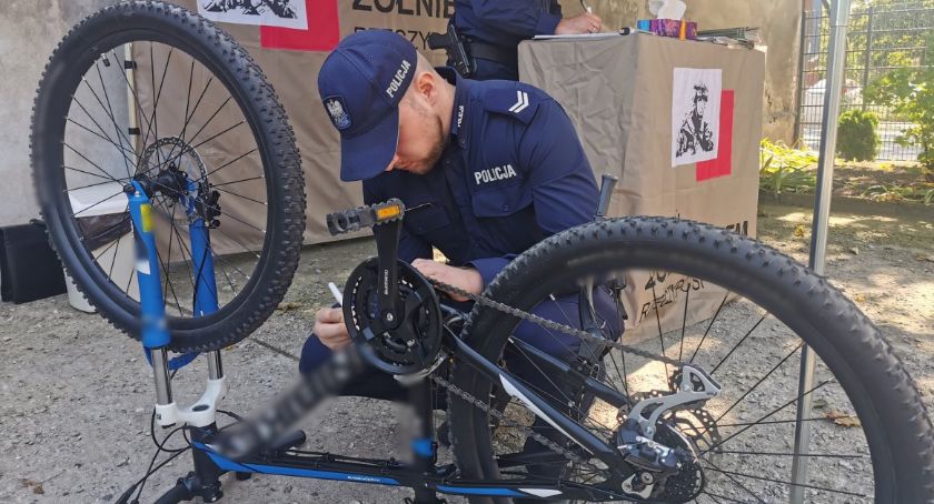 Policjanci z Łomży znakowali rowery [FOTO]