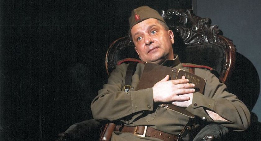 “Zapiski oficera Armii Czerwonej” w Hali Kultury. Bilety czekają w ratuszu