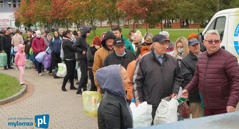 Akcja “Ekologia za sadzonkę” ogromnie popularna wśród łomżan [FOTO, VIDEO]
