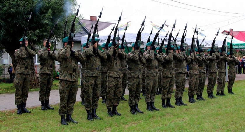 Śniadowo. Aleja Dębów przypomni o oficerach Pułku 3 Strzelców Konnych [FOTO]