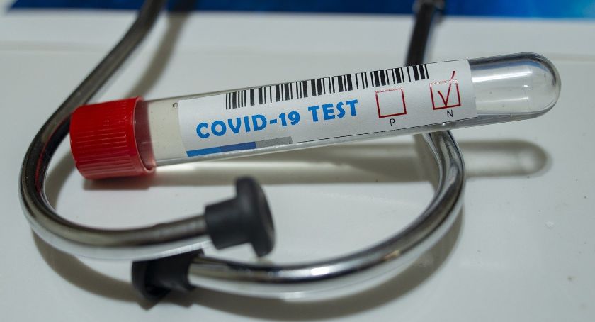 974 nowe zakażenia w kraju. Są nowe przypadki w Łomży i powiecie