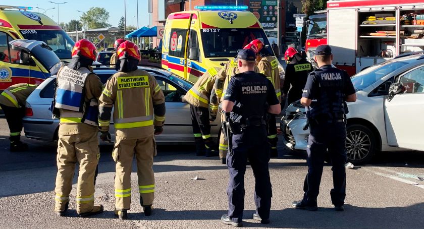 Wypadek na Alei Legionów w Łomży. Zderzyły się dwa samochody [FOTO]