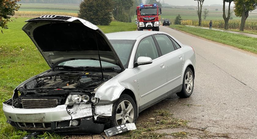 Zderzenie dwóch osobówek. Ciężarna kobieta w szpitalu [FOTO]
