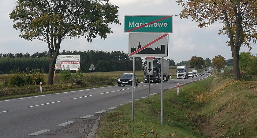 Zmiana oznakowania nie pomogła. Kierowcy i tak przekraczają prędkość w Marianowie