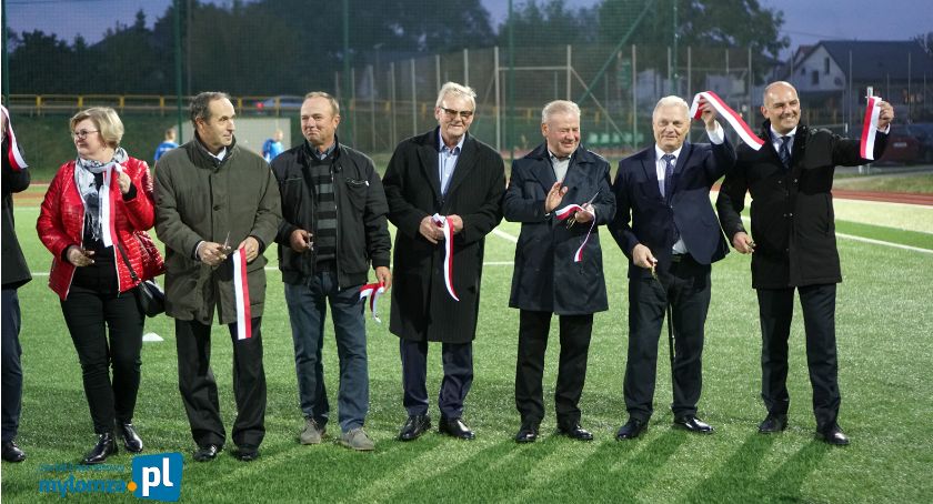 Piątnica : Otwarcie (pierwszego) boiska lekkoatletycznego w powiecie łomżyńskim [VIDEO i FOTO]
