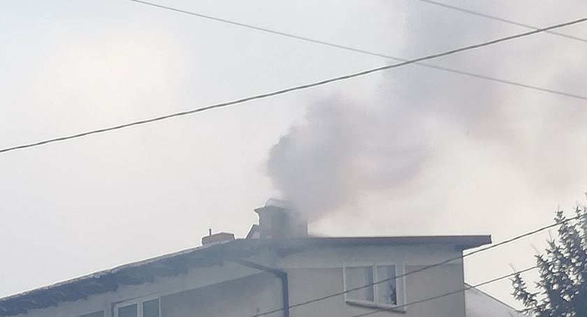 Śmieci jako opał. Strażnicy miejscy kontrolują domy i firmy