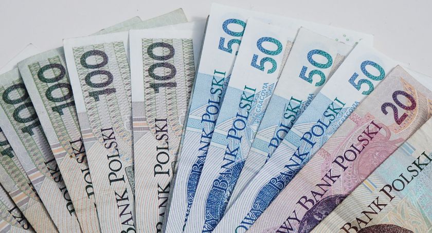 Emeryci i renciści niedługo dostaną „czternastki”
