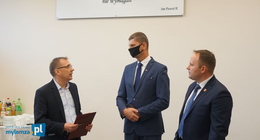 Jubileusz w SP w Kupiskach. Złota odznaka dla dyrektora [FOTO]