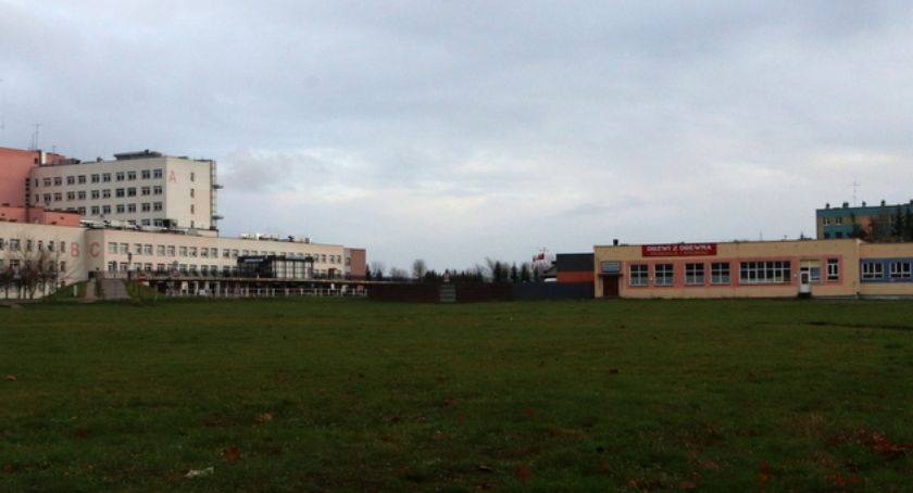 Boiska dla małych dzieci i ich rodziców. Miasto zawarło umowę najmu